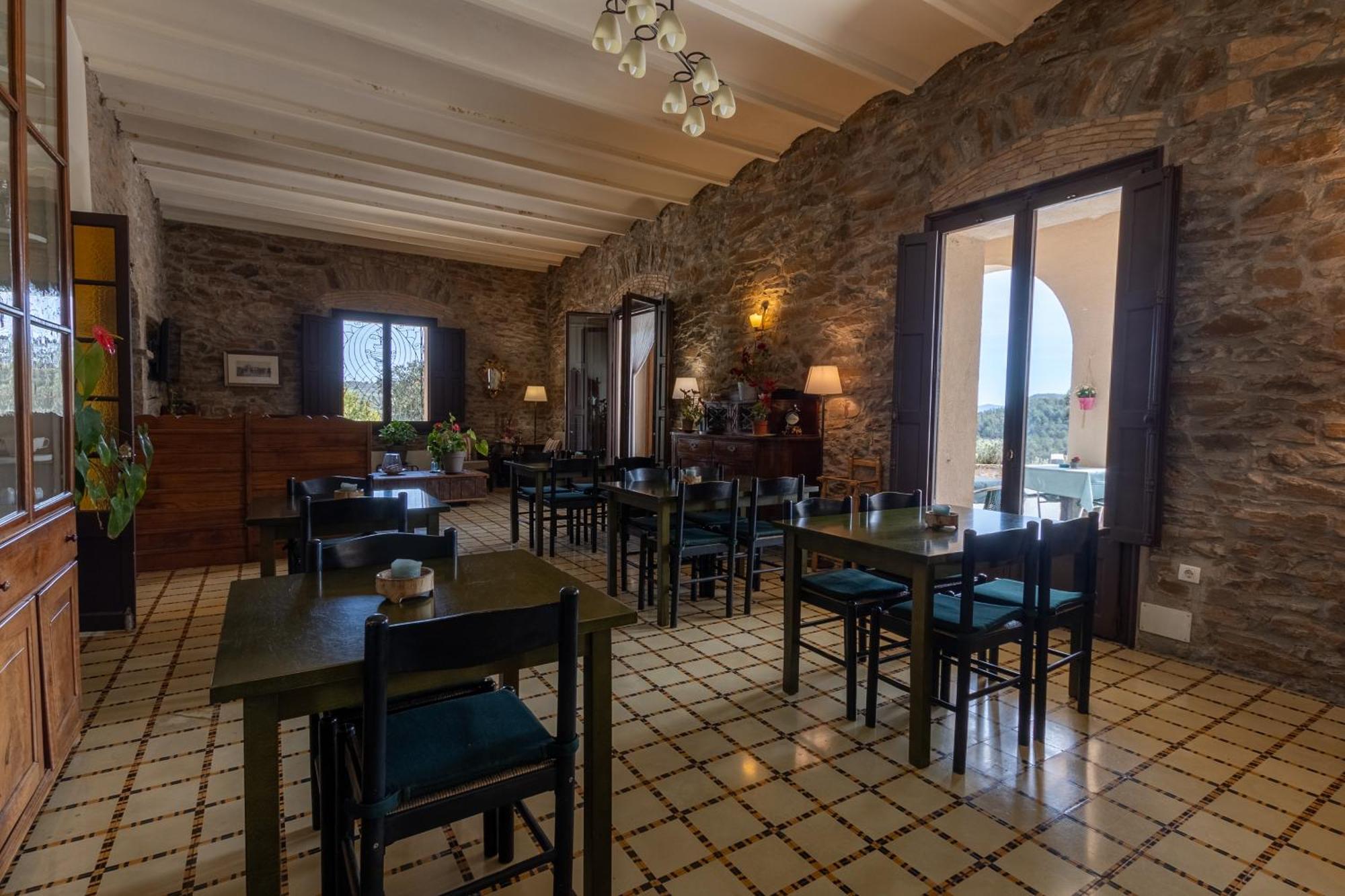 Santa Eulalia de Ríuprimer La Torre Del Vilar מראה חיצוני תמונה