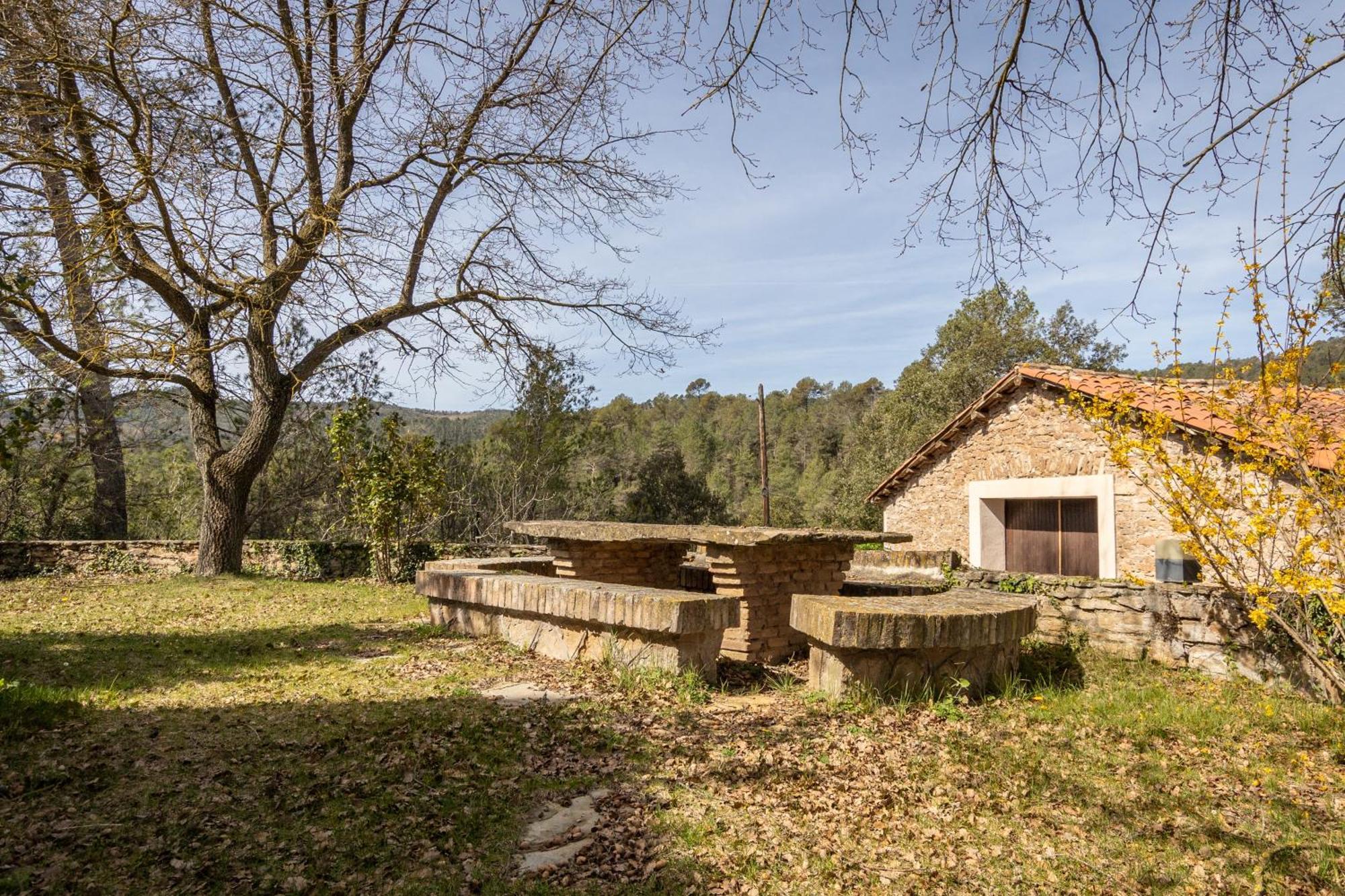 Santa Eulalia de Ríuprimer La Torre Del Vilar מראה חיצוני תמונה