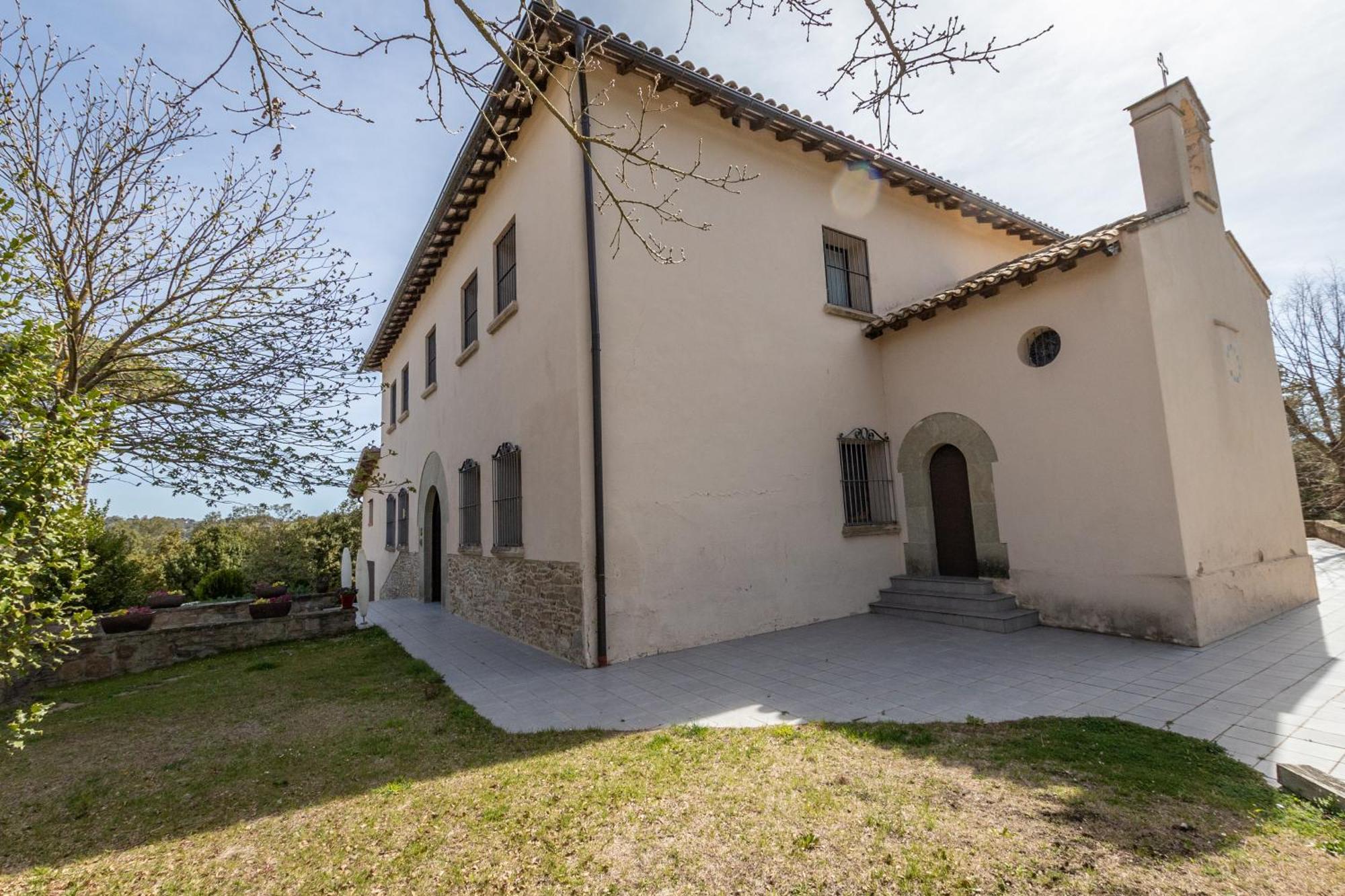 Santa Eulalia de Ríuprimer La Torre Del Vilar מראה חיצוני תמונה