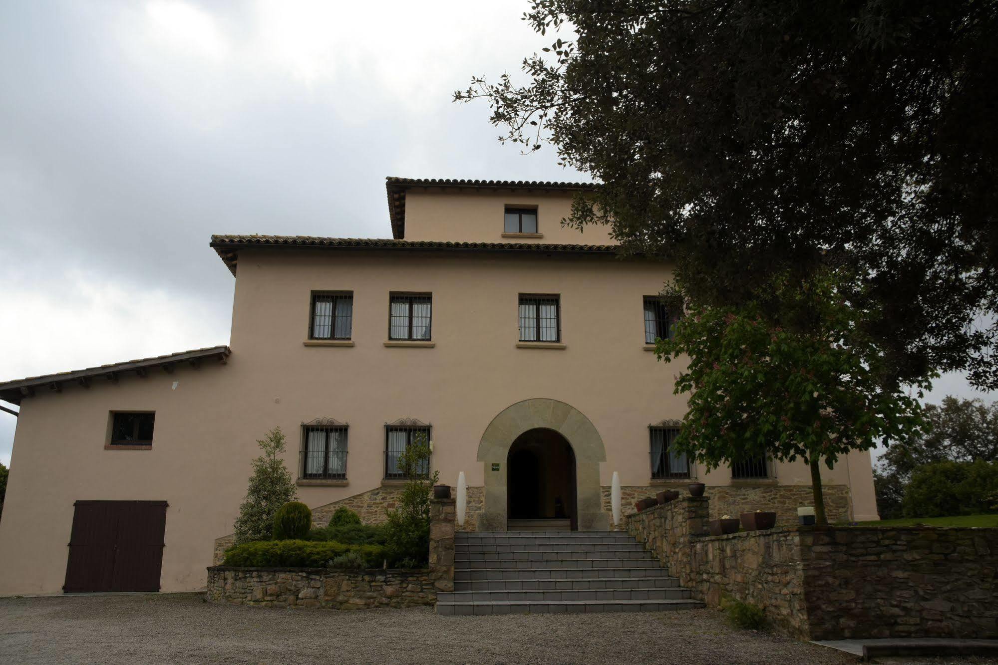 Santa Eulalia de Ríuprimer La Torre Del Vilar מראה חיצוני תמונה